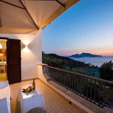 Apartamento Il Nido Del Gabbiano Massa Lubrense Exterior foto