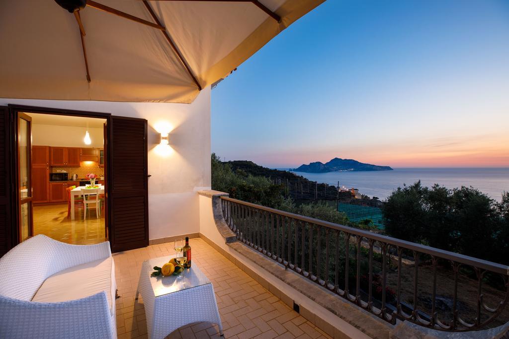 Apartamento Il Nido Del Gabbiano Massa Lubrense Exterior foto