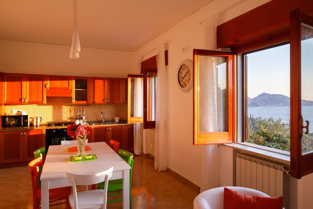 Apartamento Il Nido Del Gabbiano Massa Lubrense Exterior foto